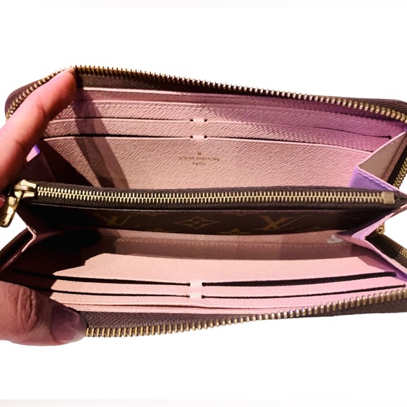 Louise Vuitton Clemence Wallet - Picture 11 of 12